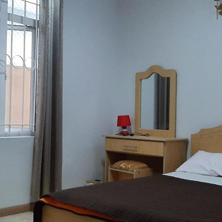 Ground Floor Lovely Two Bedrooms Apartment Flic en Flac ภายนอก รูปภาพ