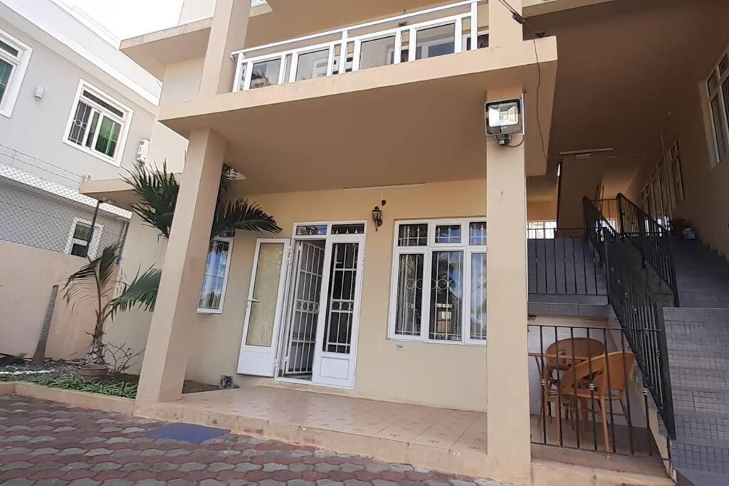 Ground Floor Lovely Two Bedrooms Apartment Flic en Flac ภายนอก รูปภาพ
